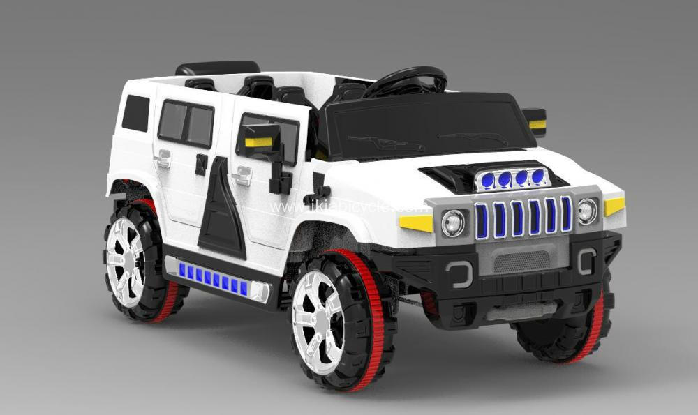 Bērni super četru krāsu braucieni ar automašīnu
